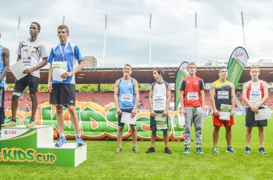 Premiazione Gian alla finale Kids Cup 2014